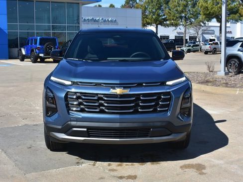 New 2026 Chevrolet Equinox LT image 2