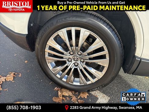 Used 2021 Toyota Venza Limited image 13