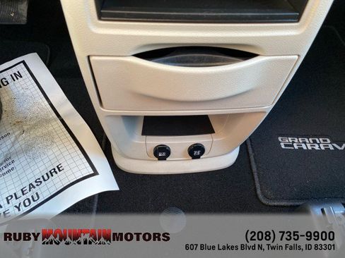 Used 2017 Dodge Grand Caravan SE w/ Power Window Group image 17