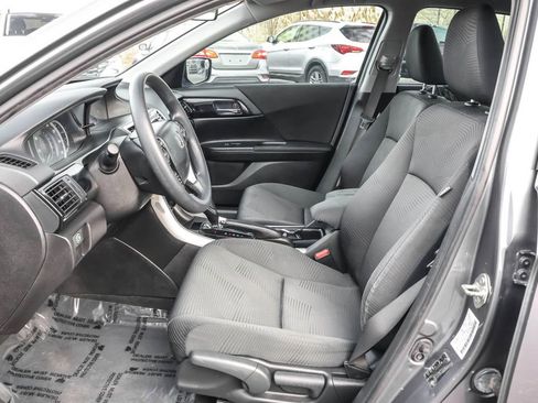 Used 2016 Honda Accord LX image 4