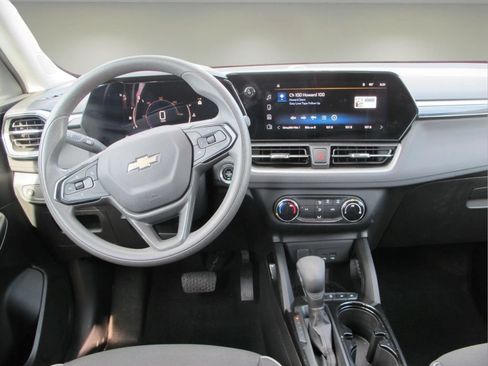 Used 2024 Chevrolet TrailBlazer LS w/ LS Convenience Package FWD image 21