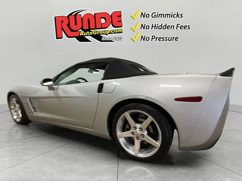Used 2005 Chevrolet Corvette Convertible w/ Preferred Equipment Group RWD image 4
