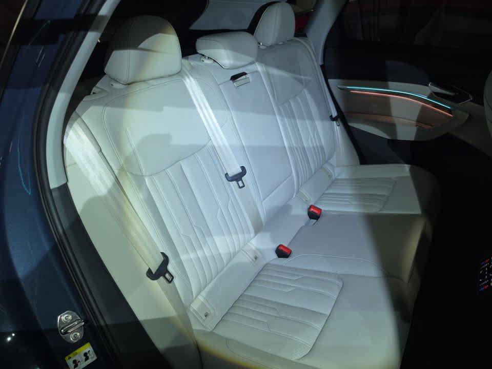 Used 2024 Audi Q8 e-tron Premium Plus w/ Prestige Package AWD/4WD image 10