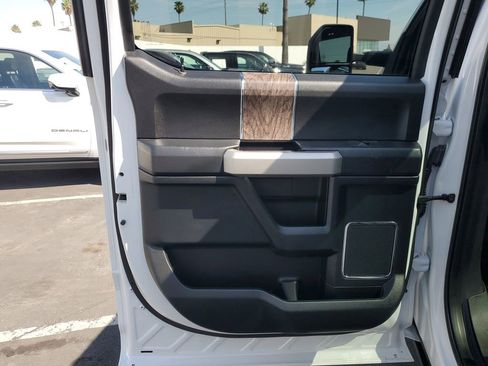 Used 2018 Ford F250 Lariat image 13