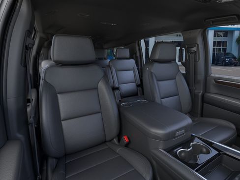 New 2026 Chevrolet Suburban LT image 10