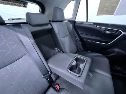 Used 2025 Toyota RAV4 XLE FWD image 37