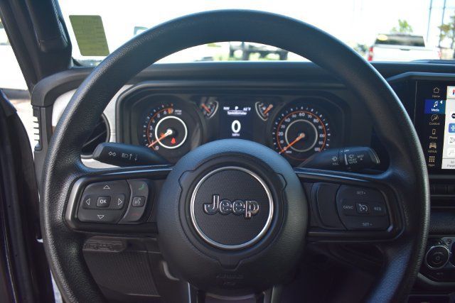 Used 2025 Jeep Gladiator Sport AWD/4WD image 29