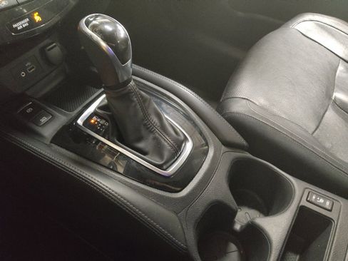 Used 2020 Nissan Rogue SL FWD image 26