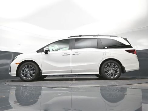 New 2026 Honda Odyssey Touring image 30
