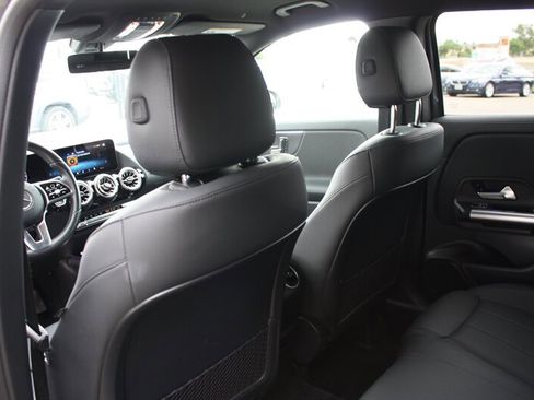 Used 2023 Mercedes-Benz GLA 250 w/ Premium Package image 20