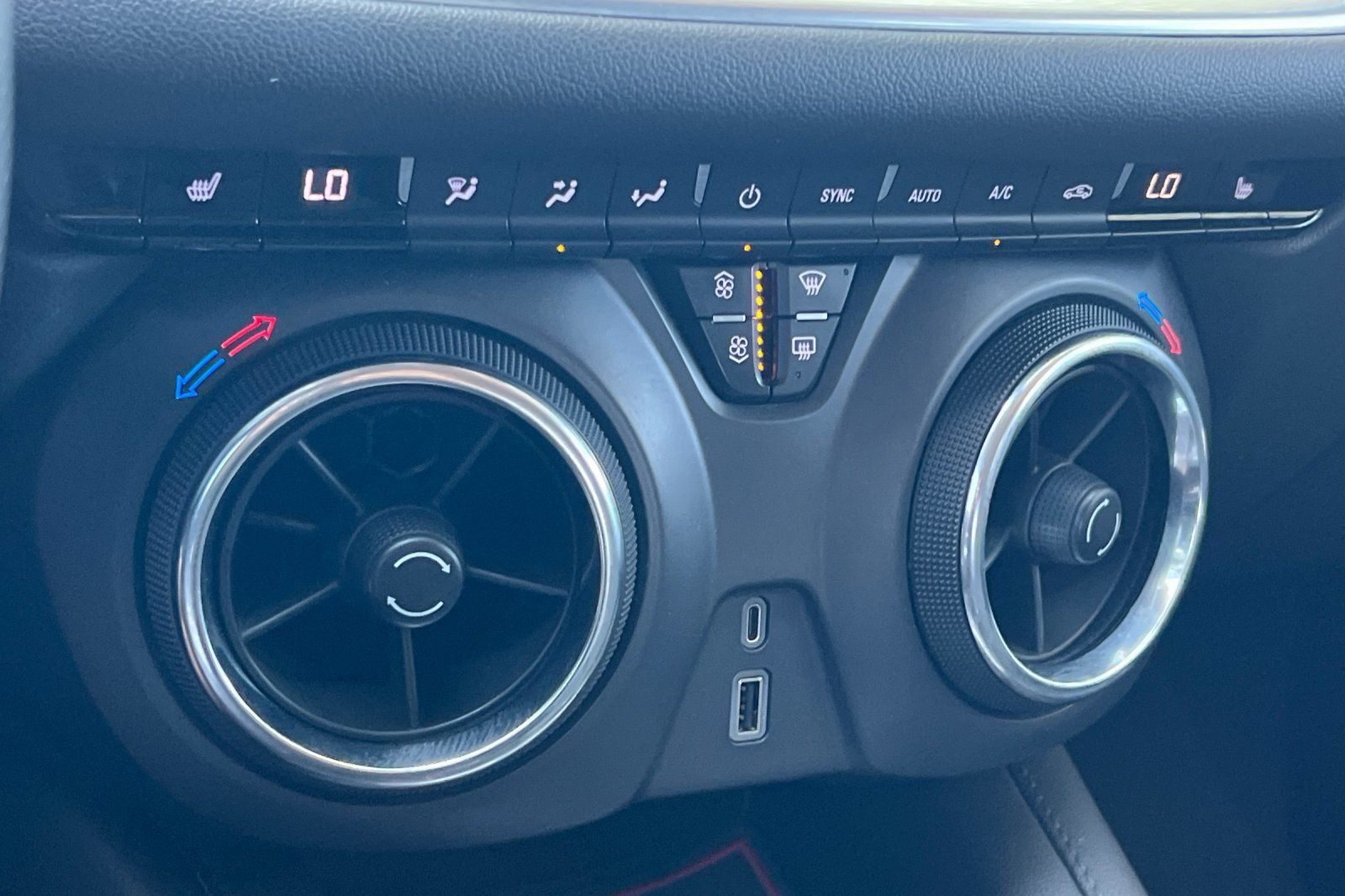Used 2021 Chevrolet Blazer LT FWD image 21