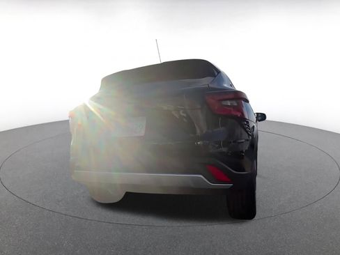 Used 2025 Chevrolet Trax LT w/ LT Convenience Package image 14