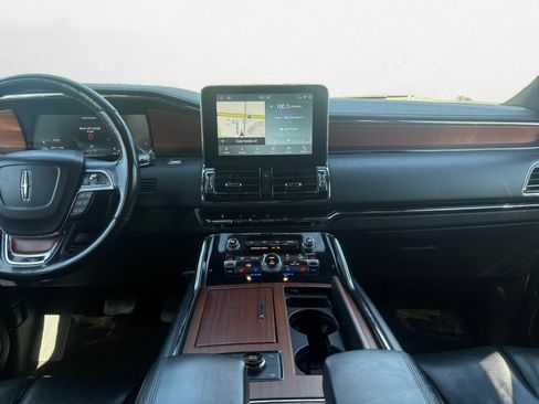 Used 2020 Lincoln Navigator Reserve AWD/4WD image 10