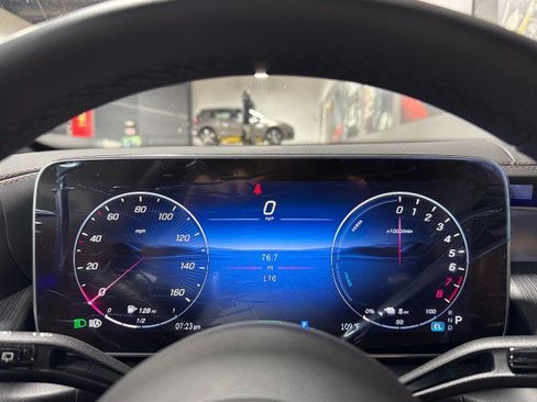 Used 2026 Mercedes-Benz GLC 350e 4MATIC image 26