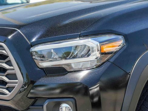 Used 2021 Toyota Tacoma TRD Off-Road w/ TRD Premium Off Road Package AWD/4WD image 8
