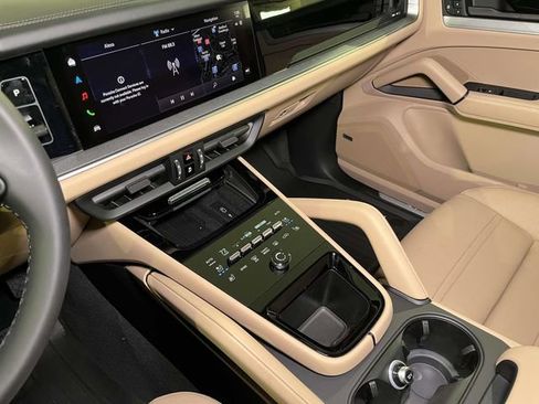 New 2026 Porsche Cayenne image 34