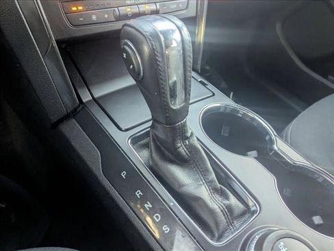 Used 2018 Ford Explorer XLT image 12