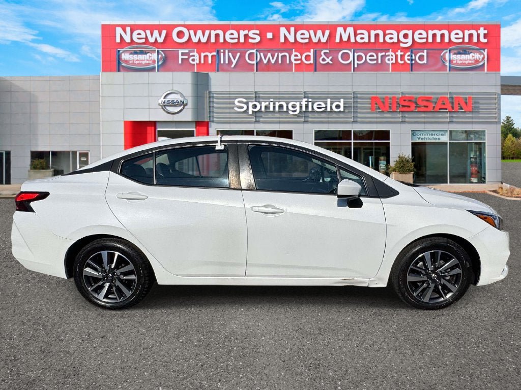 Used 2022 Nissan Versa SV FWD image 6