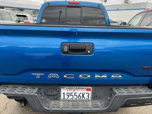 Certified 2017 Toyota Tacoma TRD Off-Road w/ Tow Package AWD/4WD image 19