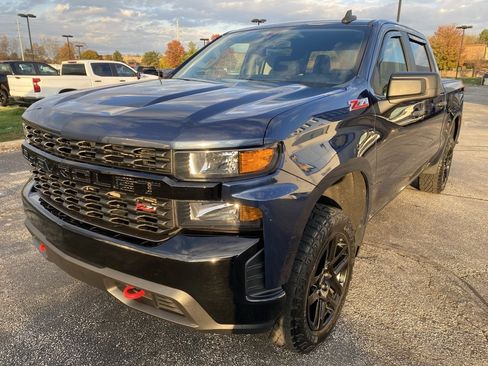 Used 2021 Chevrolet Silverado 1500 Custom Trail Boss w/ LPO, Dark Essentials Package image 3