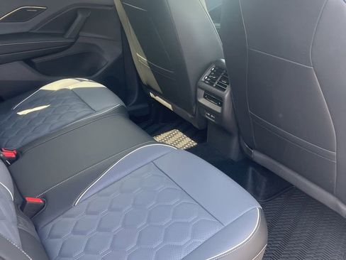 Used 2026 Volkswagen Tiguan SEL R-Line image 21