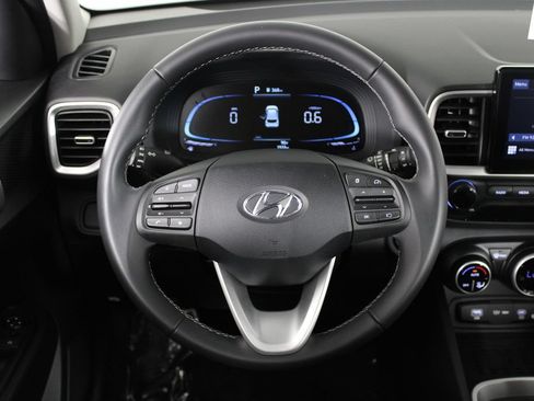 Certified 2026 Hyundai Venue SEL FWD image 10