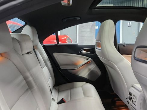 Used 2014 Mercedes-Benz CLA 250 4MATIC image 17