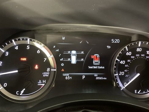 Certified 2023 Toyota Highlander XLE image 13