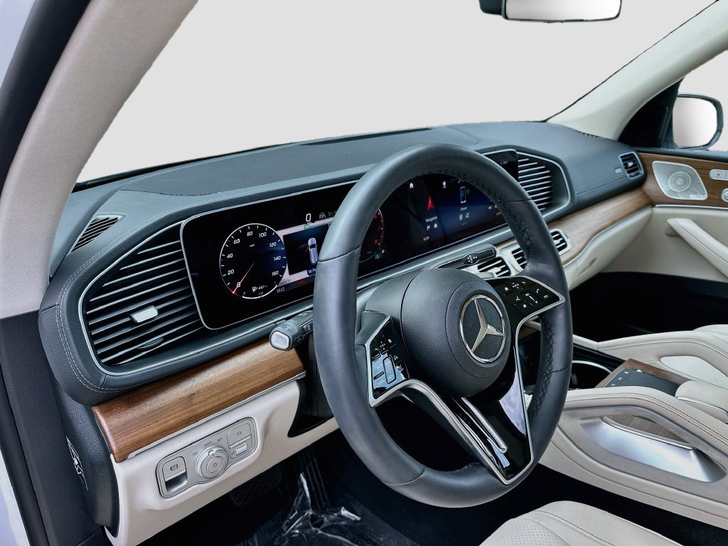 Certified 2026 Mercedes-Benz GLS 450 4MATIC image 9