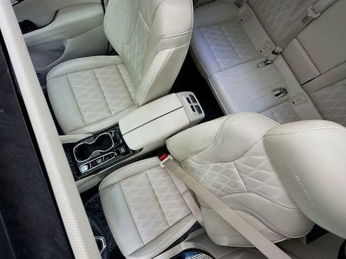 Used 2023 Buick Envision Avenir image 24