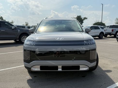 New 2026 Hyundai Ioniq 9 SE image 3