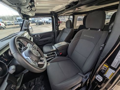 Used 2023 Jeep Wrangler Sahara image 15