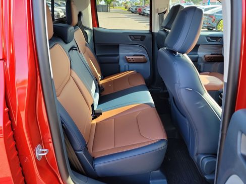 Used 2024 Ford Maverick Lariat FWD image 12