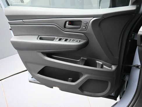 Used 2025 Honda Odyssey Sport-L image 11