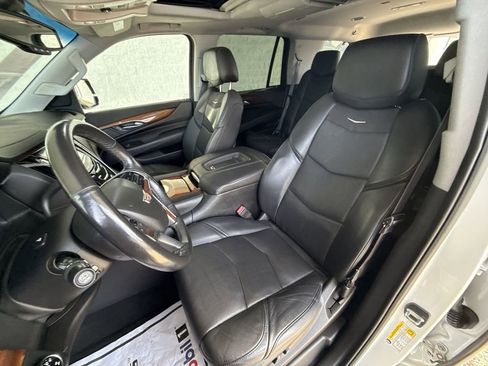 Used 2016 Cadillac Escalade Premium image 20