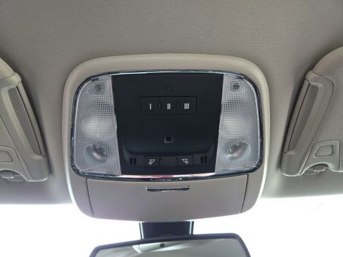 Used 2021 Chrysler 300 Touring L image 11