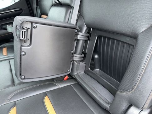 Used 2023 GMC Sierra 1500 AT4 w/ Technology Package image 25