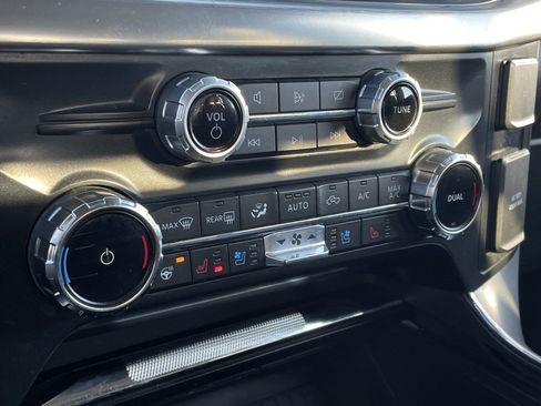 Used 2022 Ford F150 Lariat w/ Equipment Group 502A High image 17