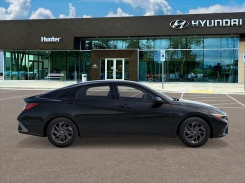 New 2026 Hyundai Elantra Blue FWD image 7
