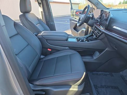 New 2026 Chevrolet Traverse Z71 w/ Enhanced Driving Package image 11