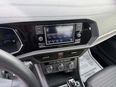 Used 2024 Volkswagen Jetta S image 25