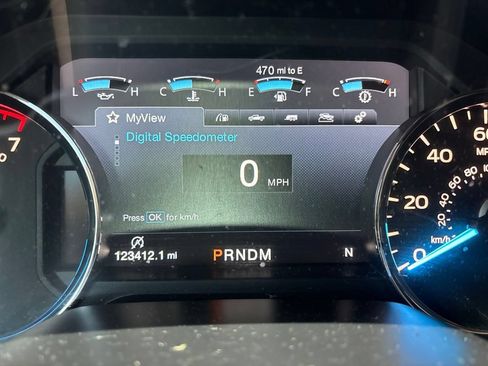 Used 2018 Ford F150 Platinum w/ Equipment Group 701A Luxury AWD/4WD image 21