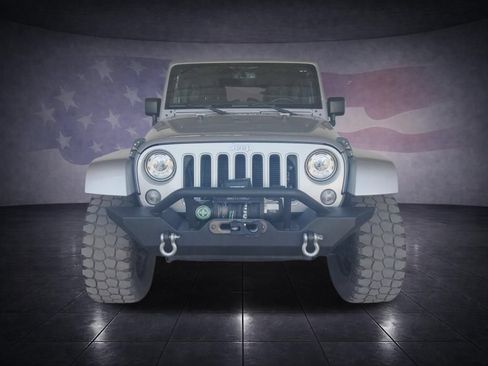 Used 2018 Jeep Wrangler Unlimited Sahara w/ Connectivity Group AWD/4WD image 8