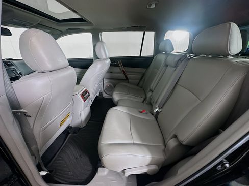 Used 2013 Toyota Highlander Limited AWD/4WD image 29