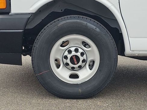 New 2026 GMC Savana 3500 Extended image 18