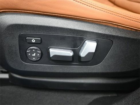 Used 2023 BMW X6 xDrive40i w/ M Sport Package image 31