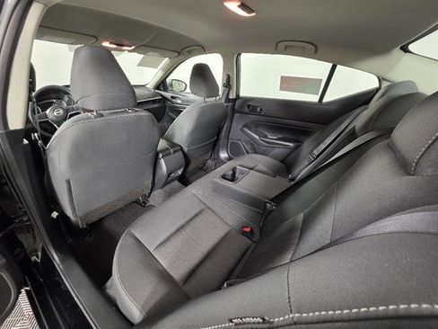 Used 2024 Nissan Altima 2.5 SV FWD image 23