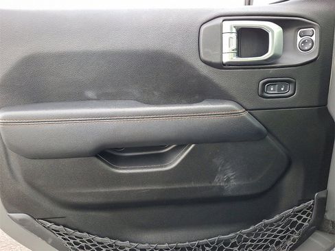 Used 2022 Jeep Gladiator Mojave image 13