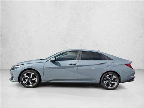 Used 2023 Hyundai Elantra Limited w/ Cargo Package FWD image 8