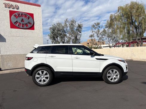 Used 2017 Land Rover Range Rover Evoque SE image 8